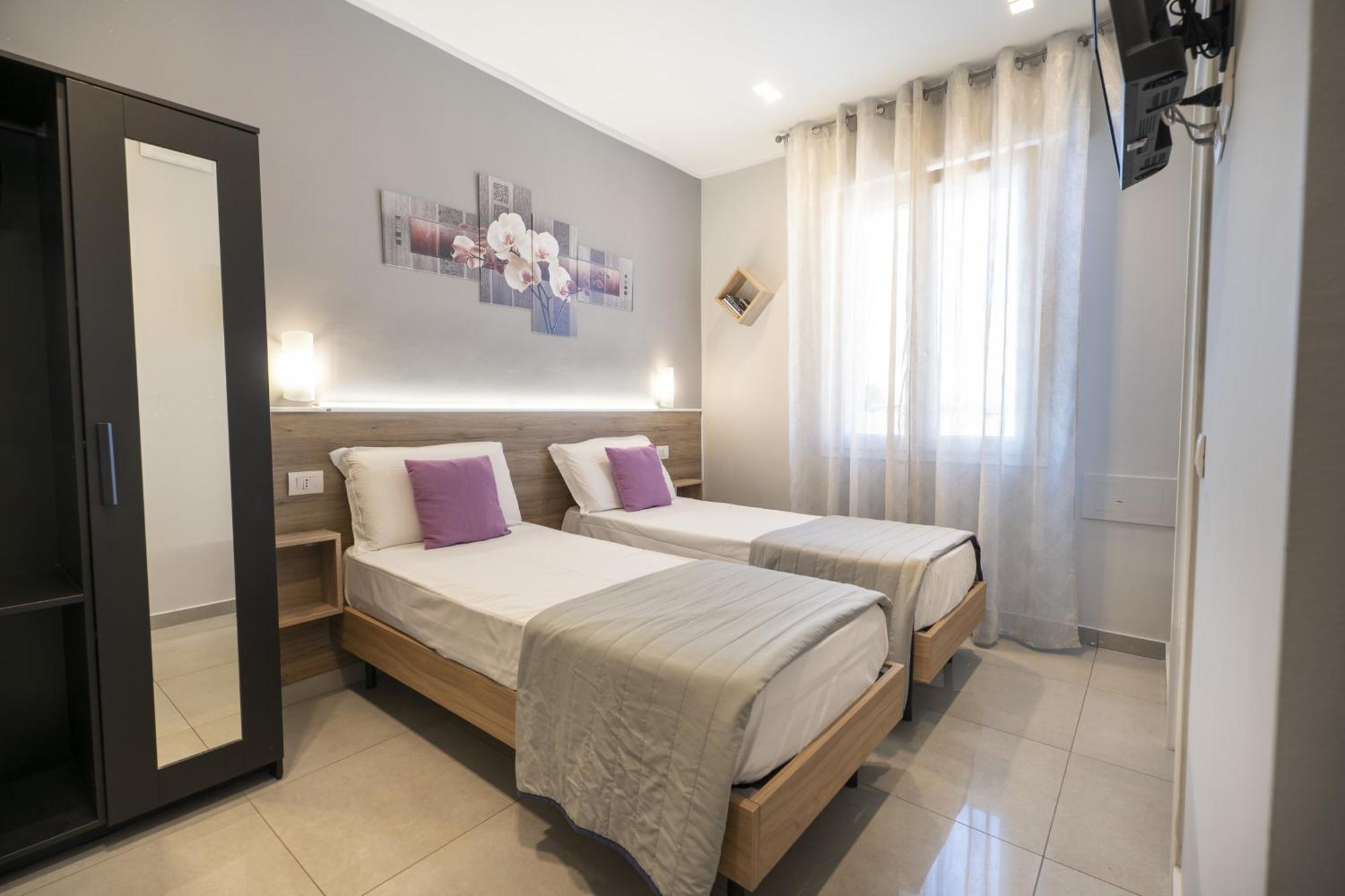 Orchidea For Tourists Hesperia Hosp * Modena